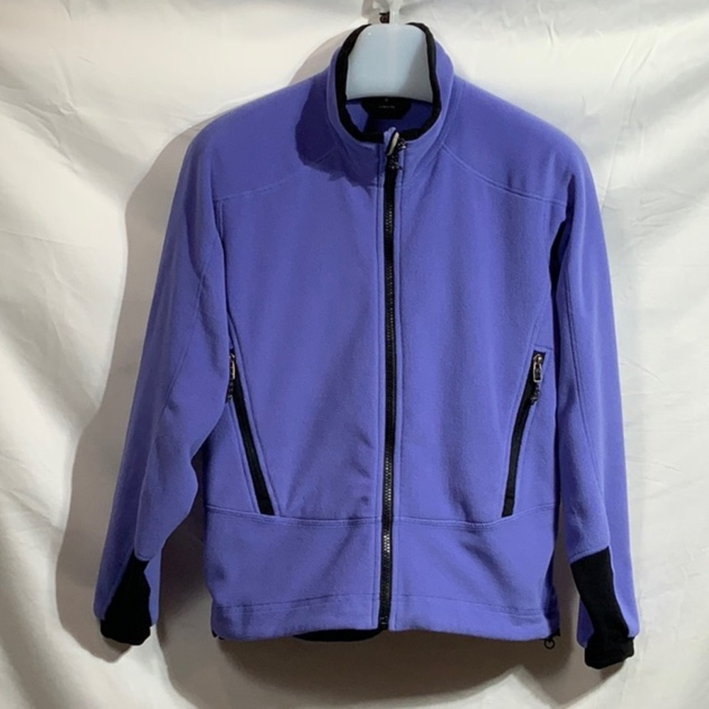 Women’s Mountain Hard Wear Layering Jacket.